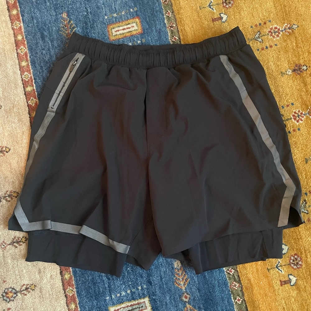 Lululemon Lined 6.5in Black Shorts